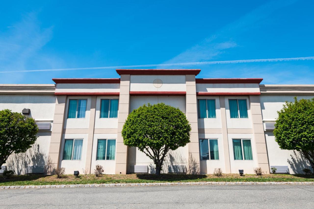 Garden Executive Hotel South Plainfield Bagian luar foto