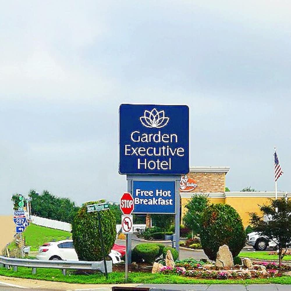 Garden Executive Hotel South Plainfield Bagian luar foto