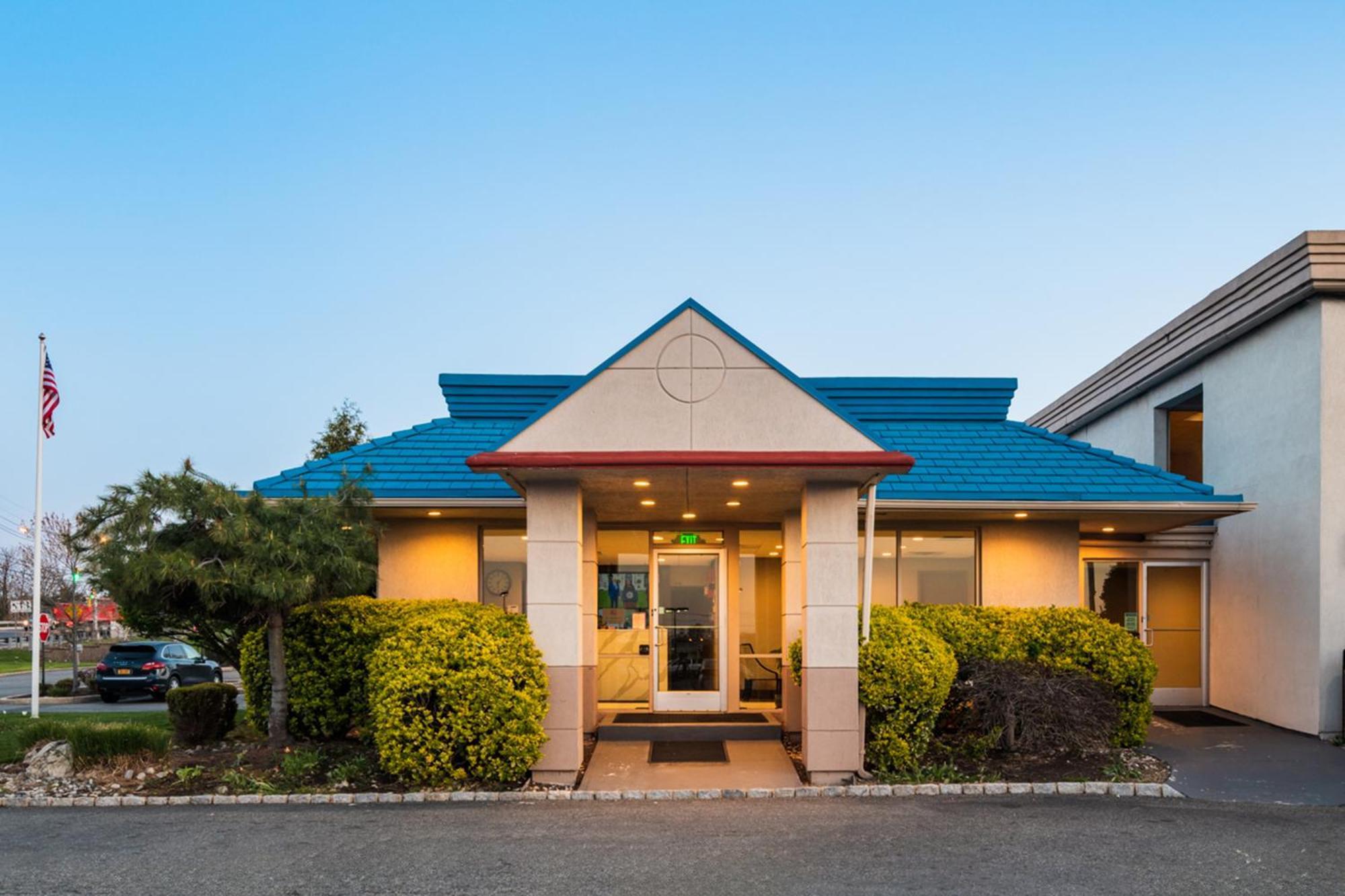 Garden Executive Hotel South Plainfield Bagian luar foto